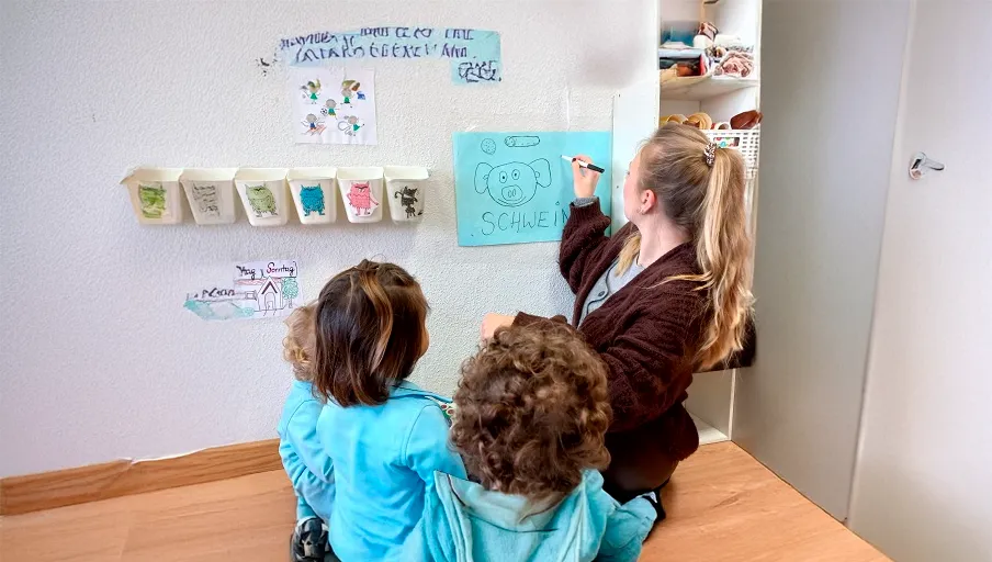 A screenshot of https://colegiozolalasrozas.es/beneficios-de-aprender-idiomas-en-edades-tempranas/
